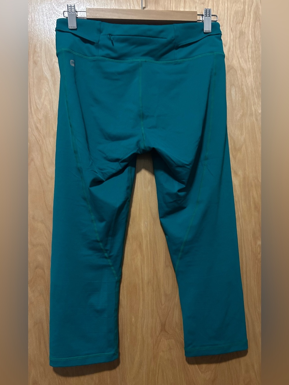 Fabletics Crop - Picture 2 of 4